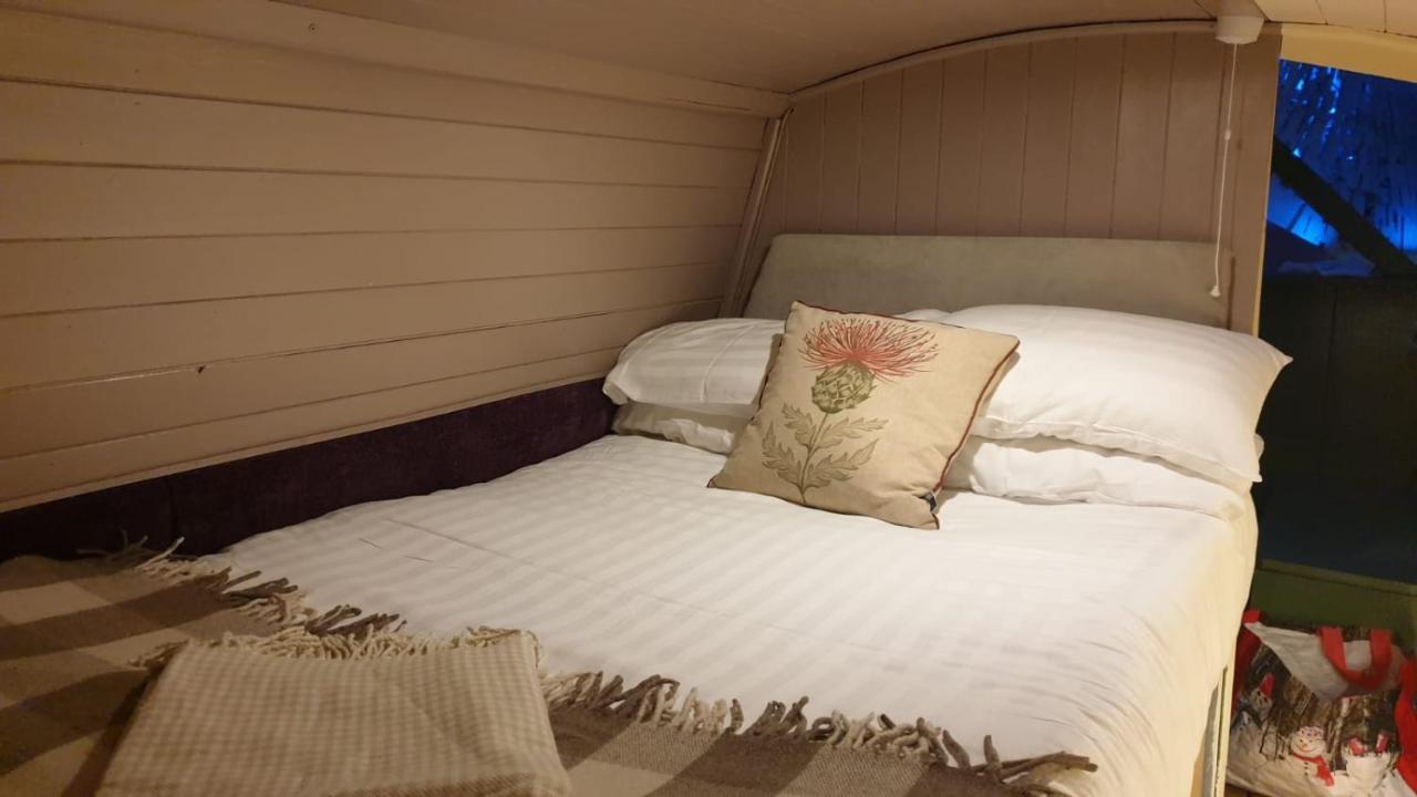 New 2022! Fixed Stay Characterful Narrowboat At The Kelpies, Marigold Sunset フォルカーク エクステリア 写真