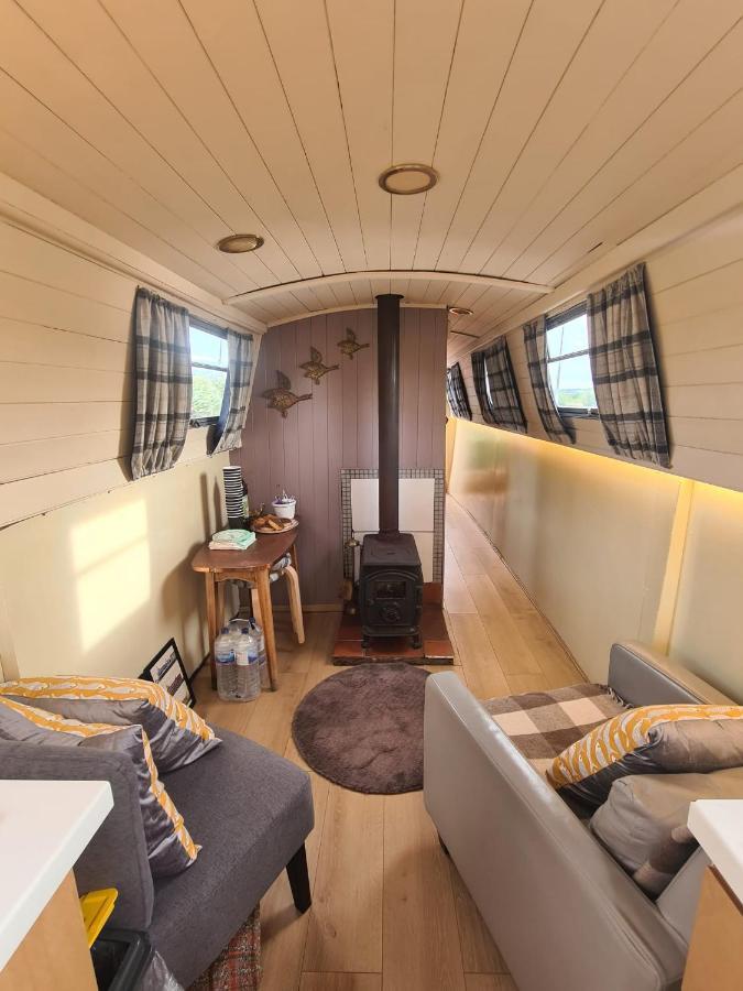 New 2022! Fixed Stay Characterful Narrowboat At The Kelpies, Marigold Sunset フォルカーク エクステリア 写真