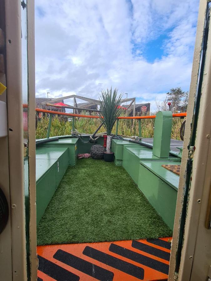 New 2022! Fixed Stay Characterful Narrowboat At The Kelpies, Marigold Sunset フォルカーク エクステリア 写真